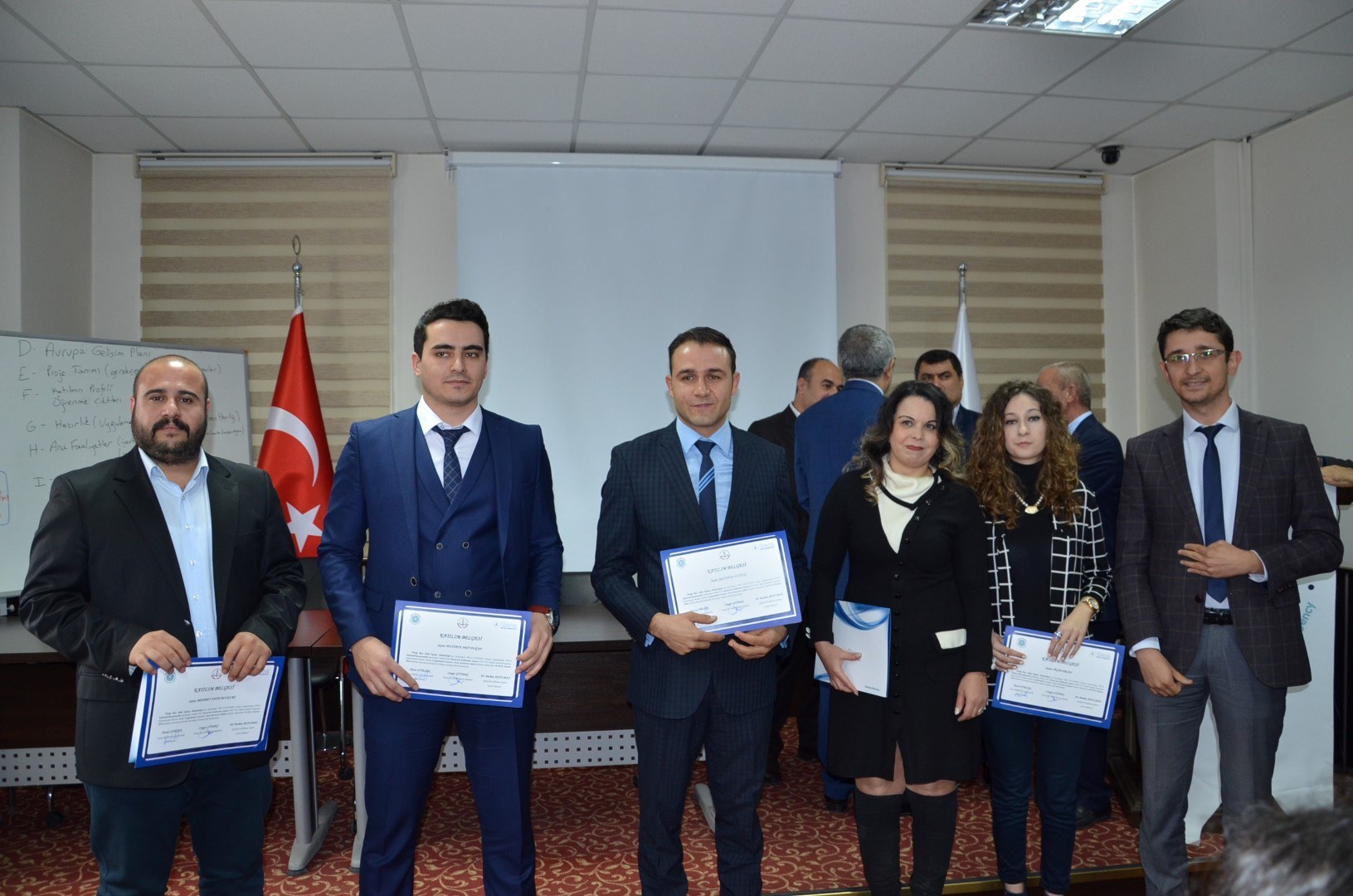 PROJE YAZMA EGITIMINE KATILAN KAMU PERSONELLERINE SERTIFIKA TÖRENI DÜZENLENDI