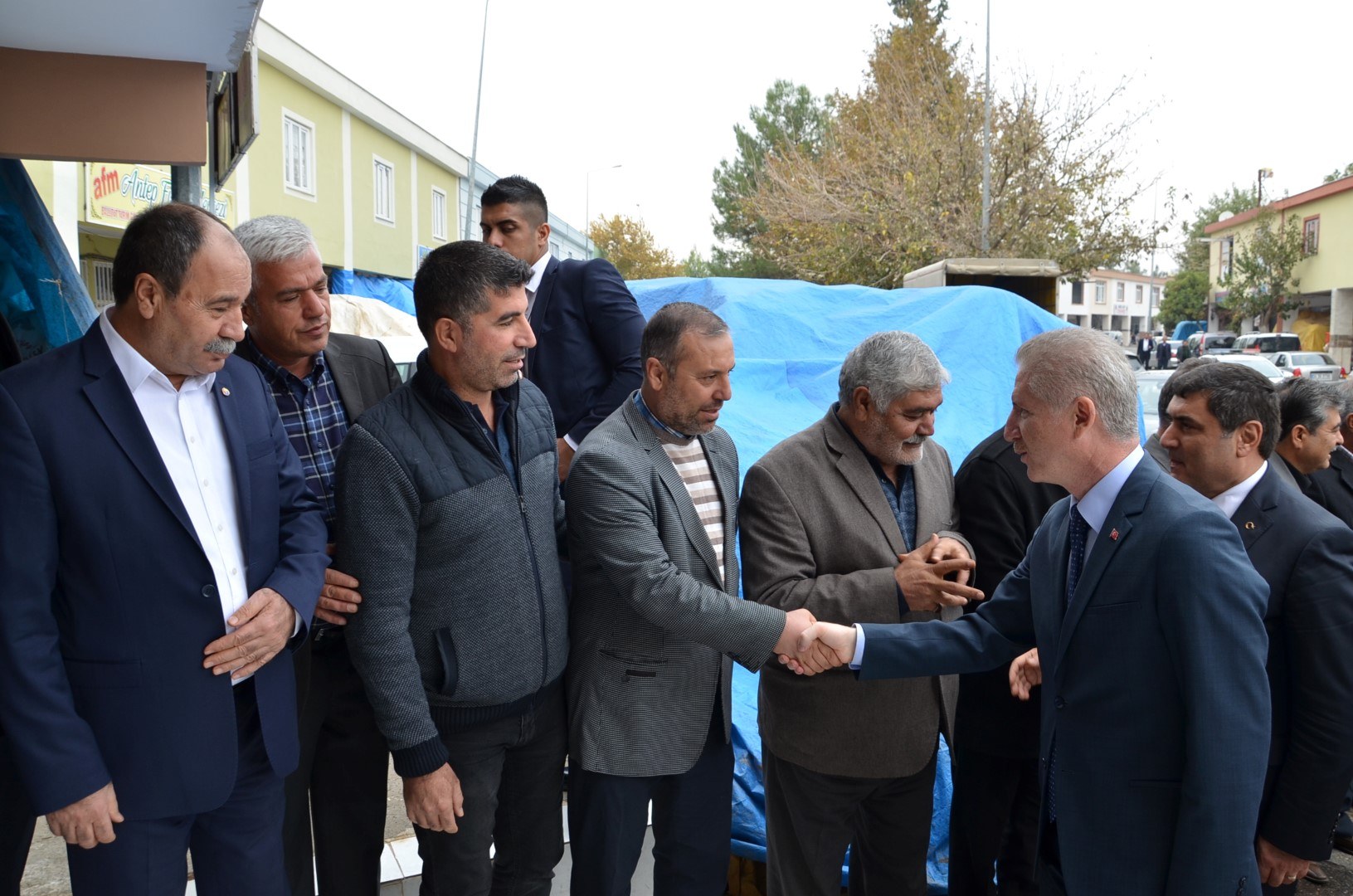 GAZIANTEP VALISI DAVUT GÜL NIZIP'TE BULUNAN ESNAFLARLA BIR ARAYA GELDI