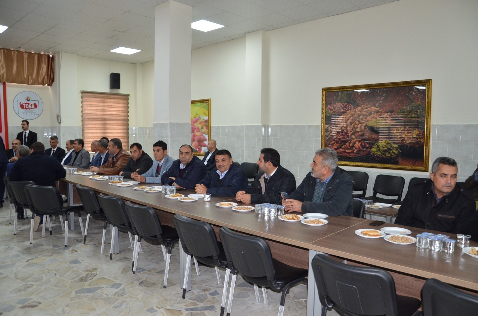 GAZIANTEP VALISI DAVUT GÜL NIZIP'TE BULUNAN ESNAFLARLA BIR ARAYA GELDI