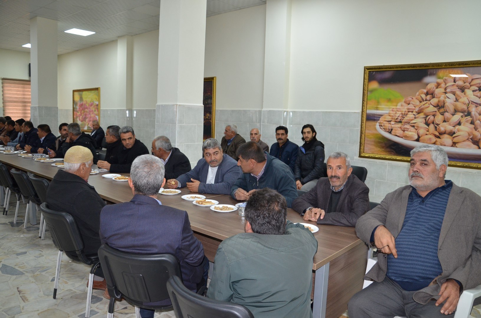 GAZIANTEP VALISI DAVUT GÜL NIZIP'TE BULUNAN ESNAFLARLA BIR ARAYA GELDI