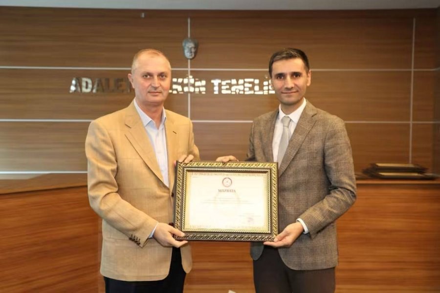 YUSUF KENAN UYGUR, GAZİANTEP TİCARET BORSASI’NDA YENİ DÖNEM İÇİN MAZBATASINI ALDI
