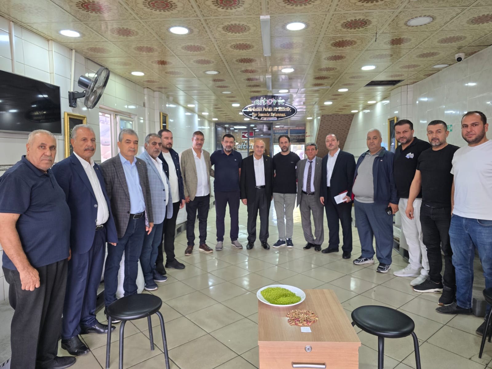 NİZİP TİCARET BORSASI FISTIK HALİ ESNAFIYLA BİR ARAYA GELDİ