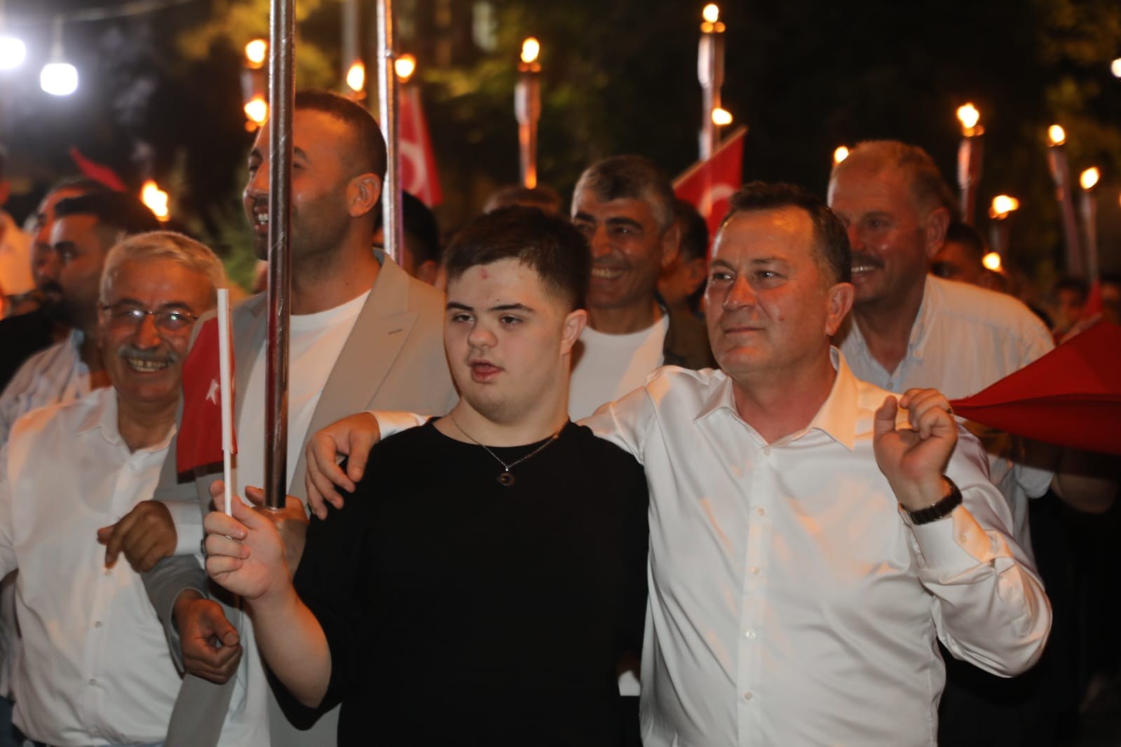 Nizip’ten 20 Bin Işık Yükseldi