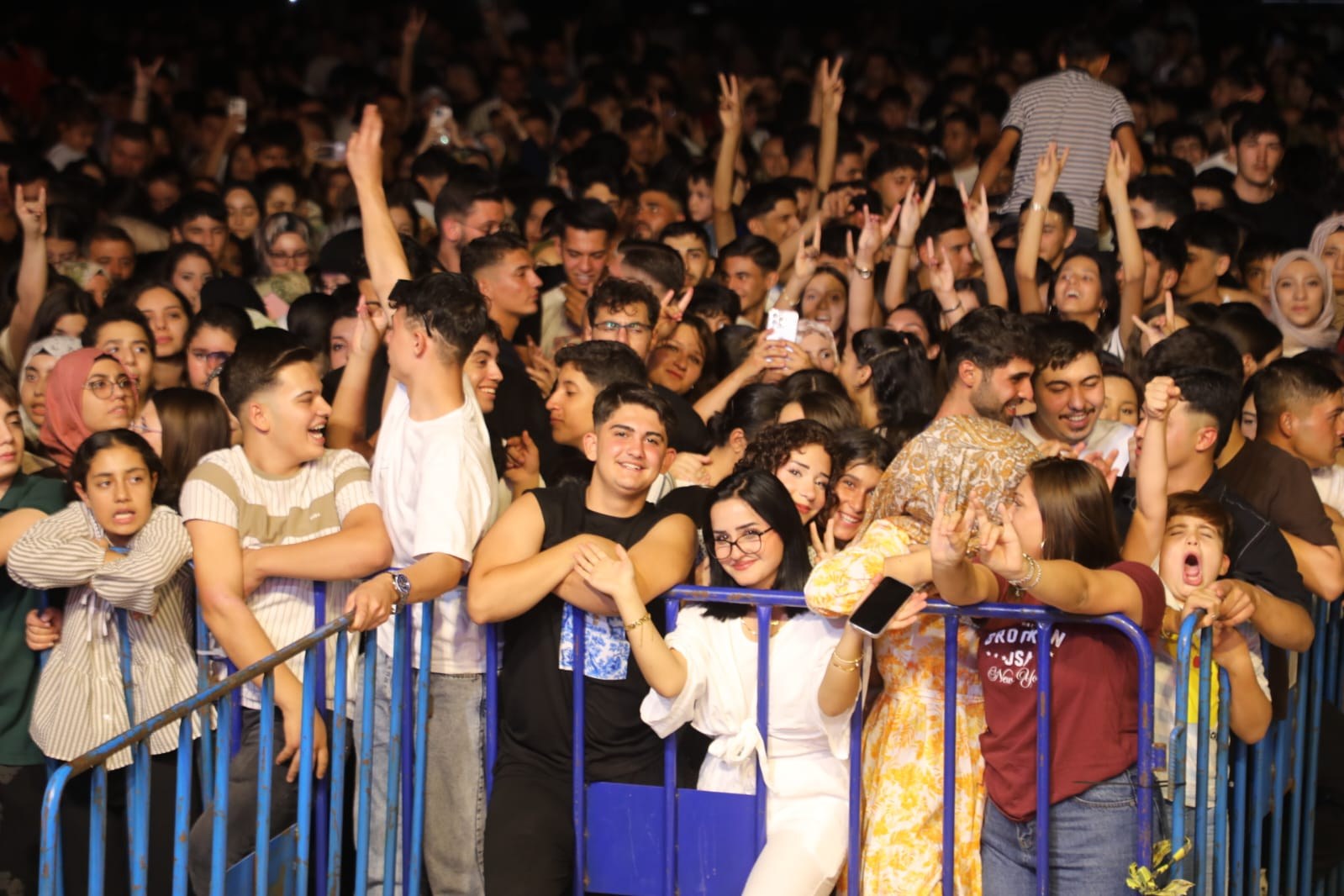 Nizip’ten 20 Bin Işık Yükseldi