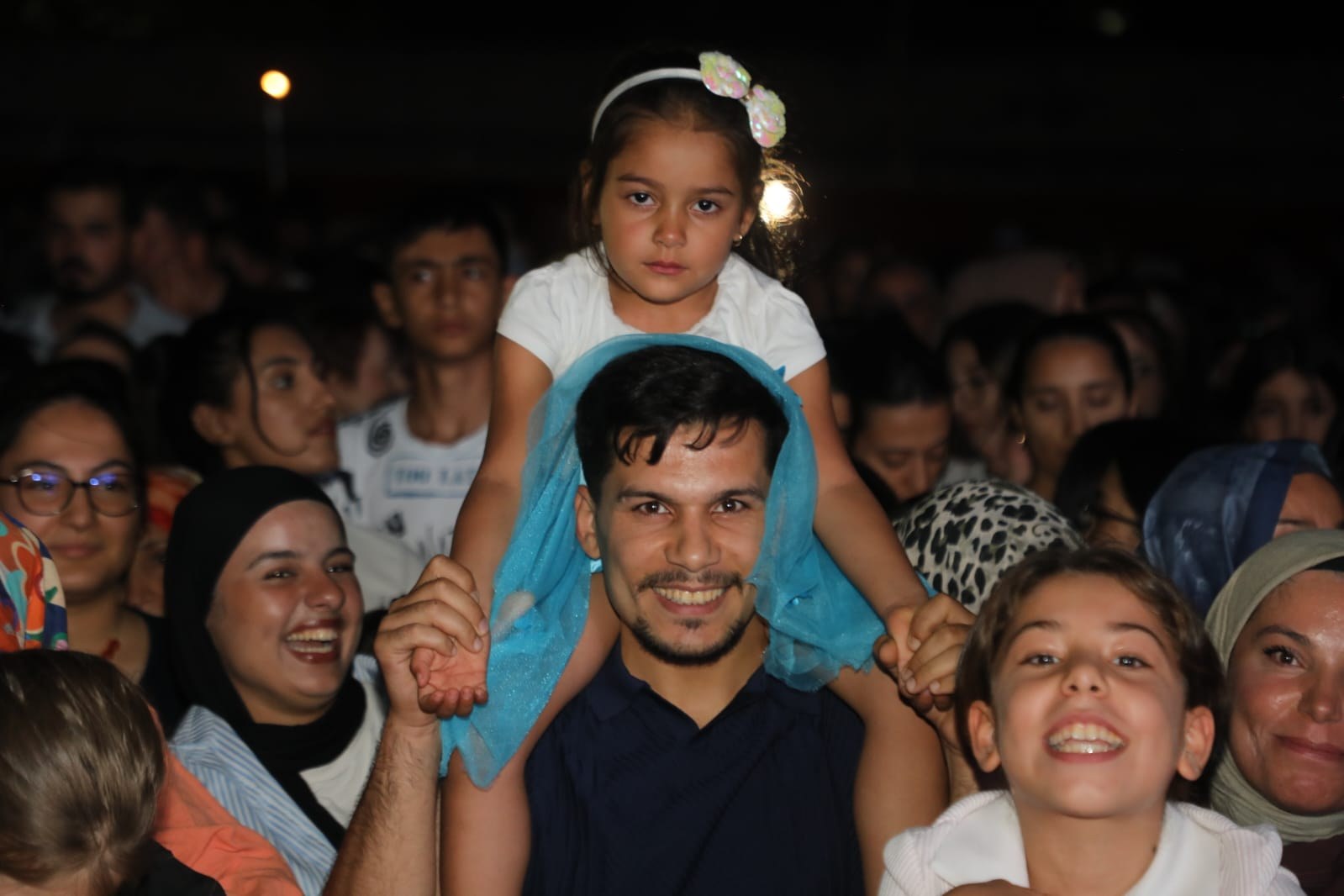 Nizip’ten 20 Bin Işık Yükseldi