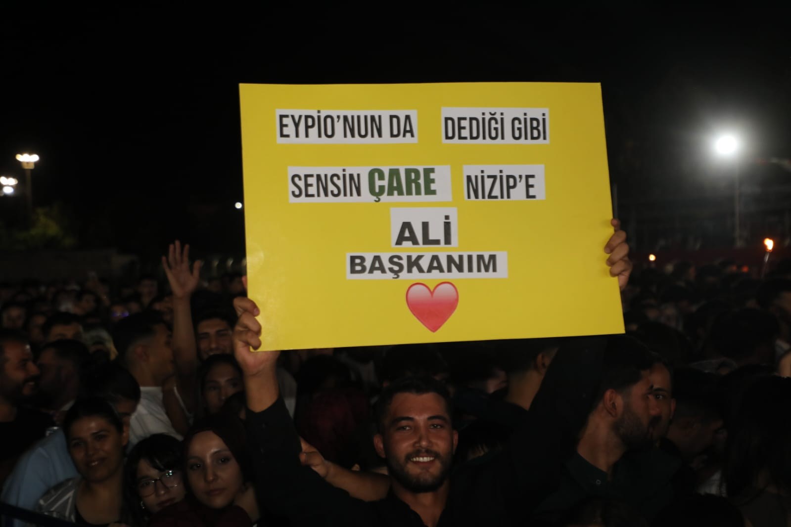Nizip’ten 20 Bin Işık Yükseldi