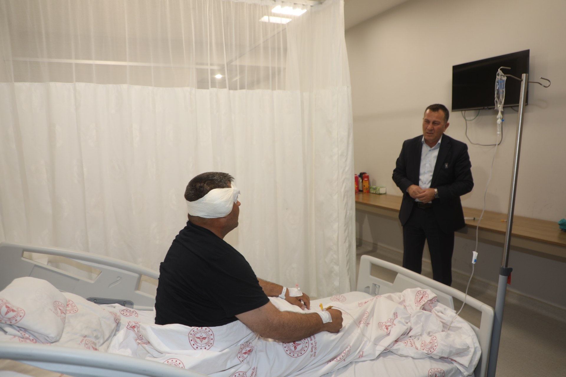 Başkan Doğan'dan Hastalara Moral Ziyareti