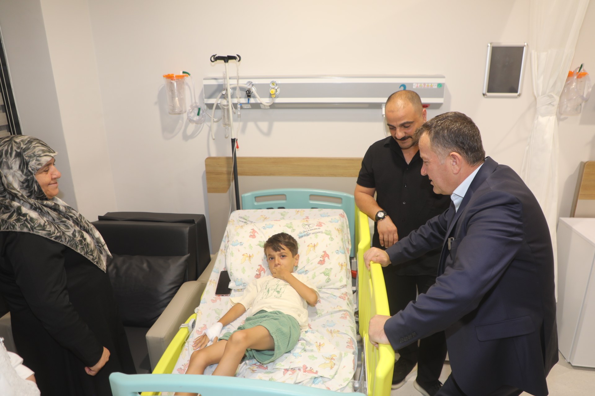Başkan Doğan'dan Hastalara Moral Ziyareti