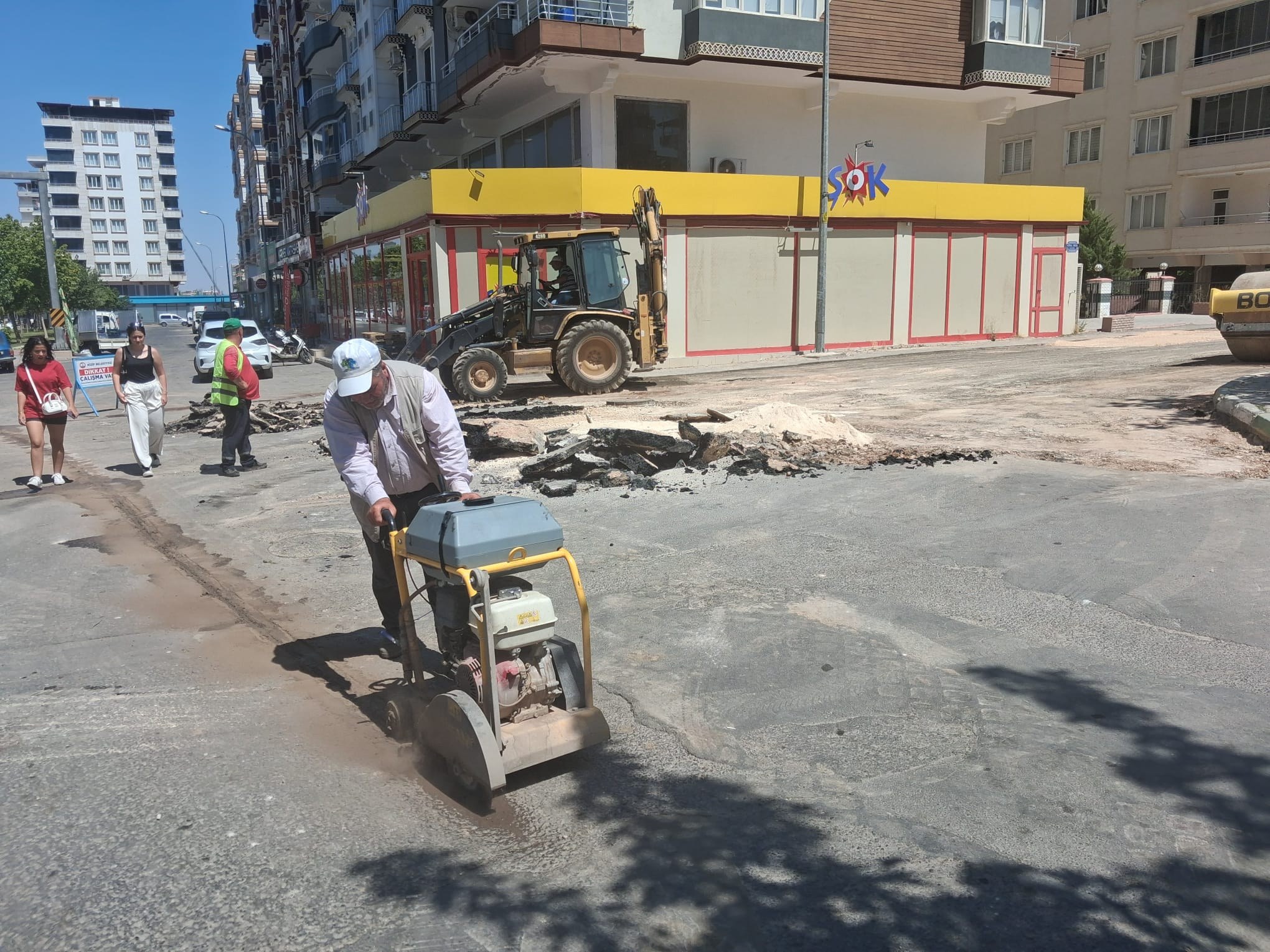 Nizip Belediyesi Ekipleri İlçe Genelinde Çalışmalarını Sürdürüyor