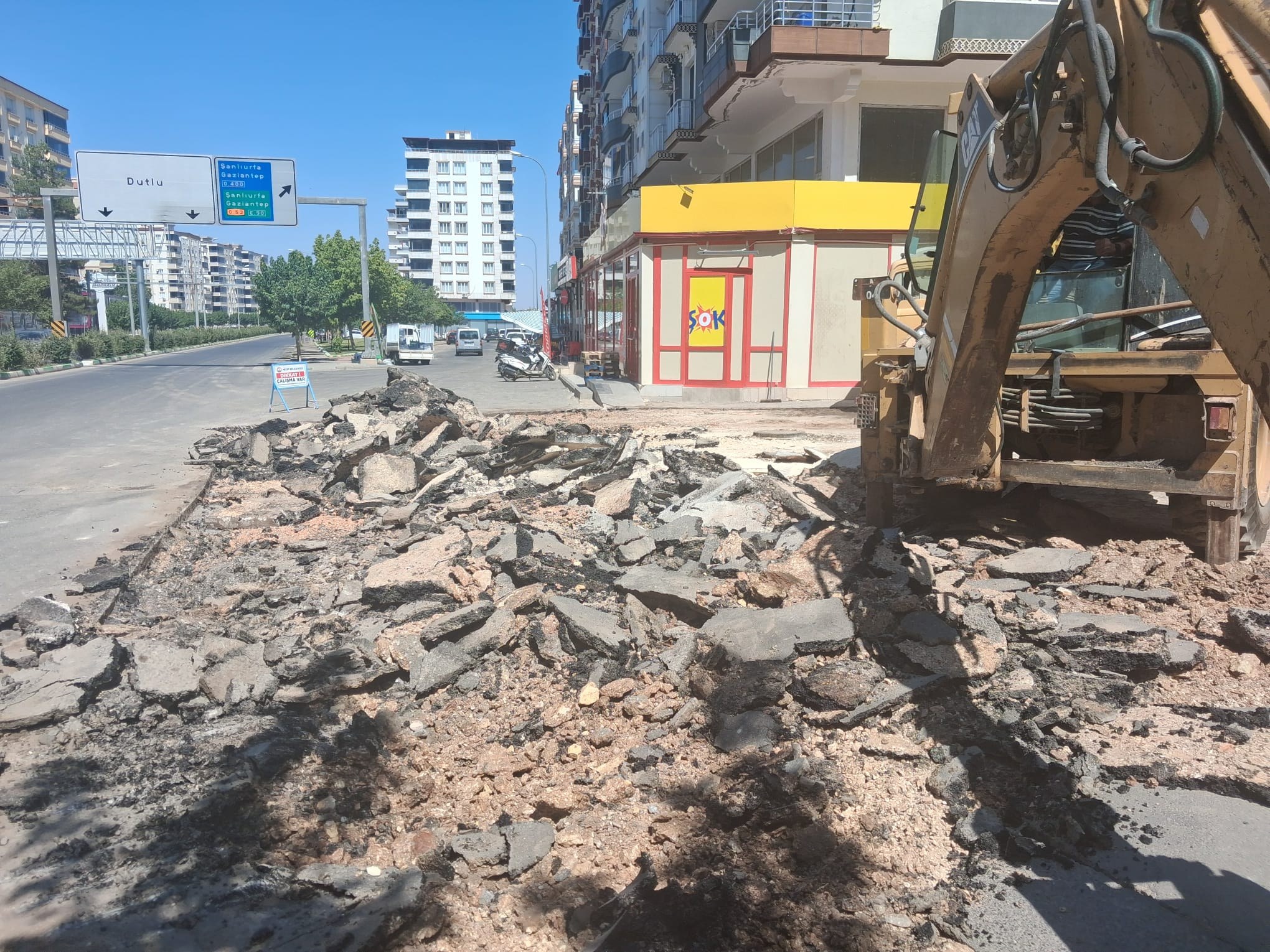 Nizip Belediyesi Ekipleri İlçe Genelinde Çalışmalarını Sürdürüyor