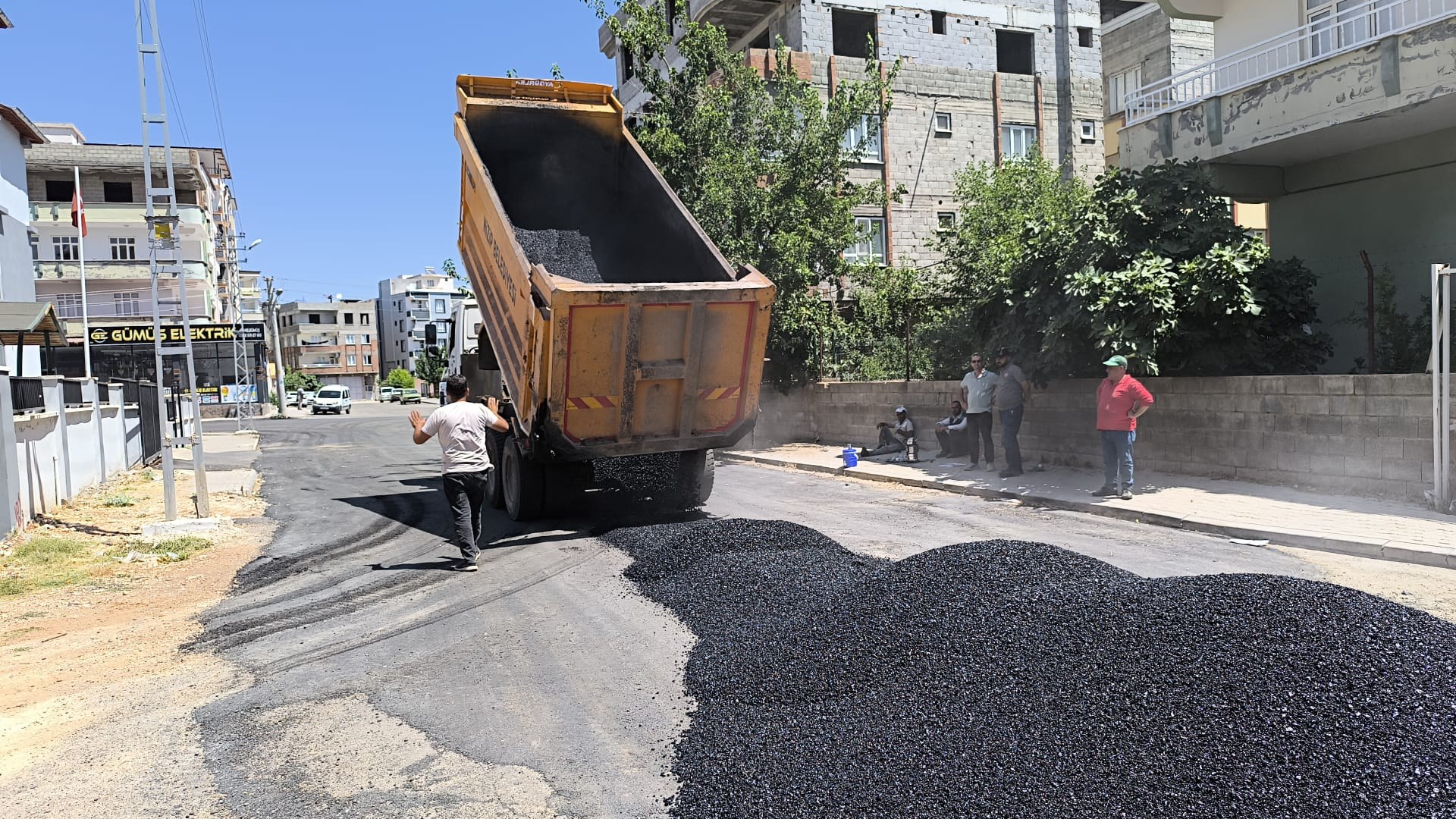Nizip Belediyesi Ekipleri İlçe Genelinde Çalışmalarını Sürdürüyor
