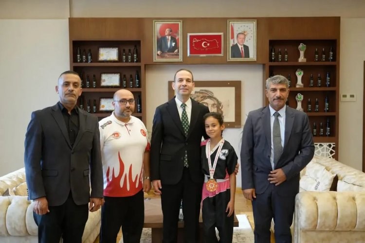 NİZİP’İN GURURU İKRA ÇETİN’DEN BÜYÜK BAŞARI: TÜRKİYE ŞAMPİYONLUĞU VE DÜNYA ÜÇÜNCÜLÜĞÜ