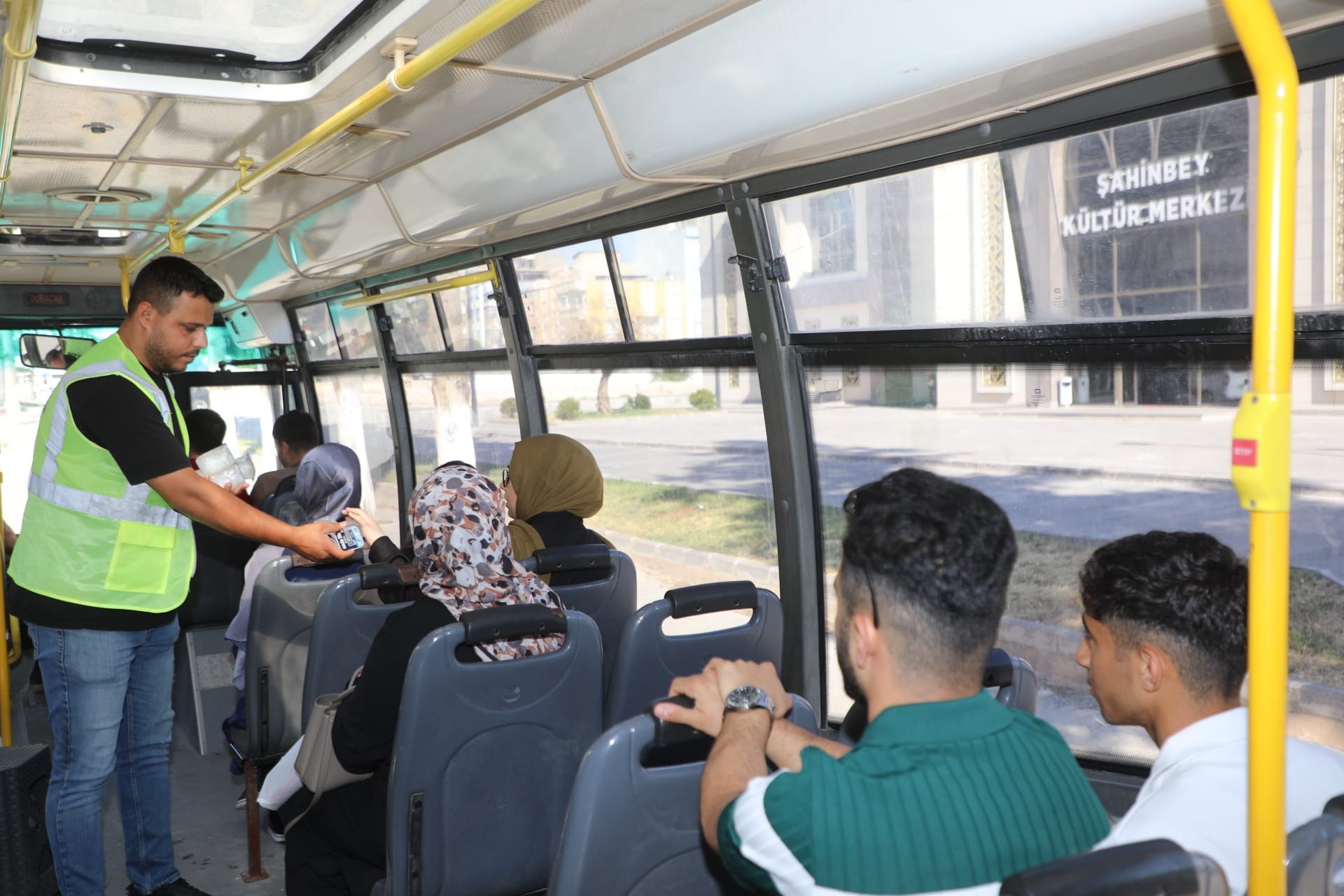 Nizip Belediyesi'nden Yks Öğrencileri ve Velilerine Destek