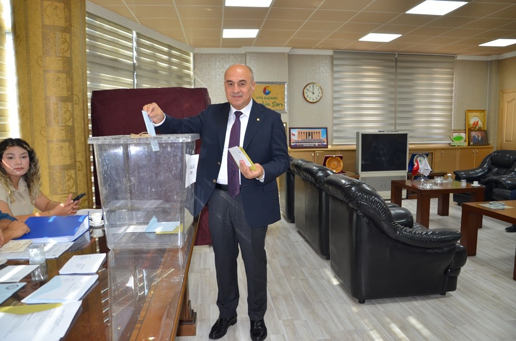 NİZİP TİCARET BORSASI’NDA YENİ DÖNEM BAŞLADI: İŞTE YENİ YÖNETİM VE GÖREV DAĞILIMI