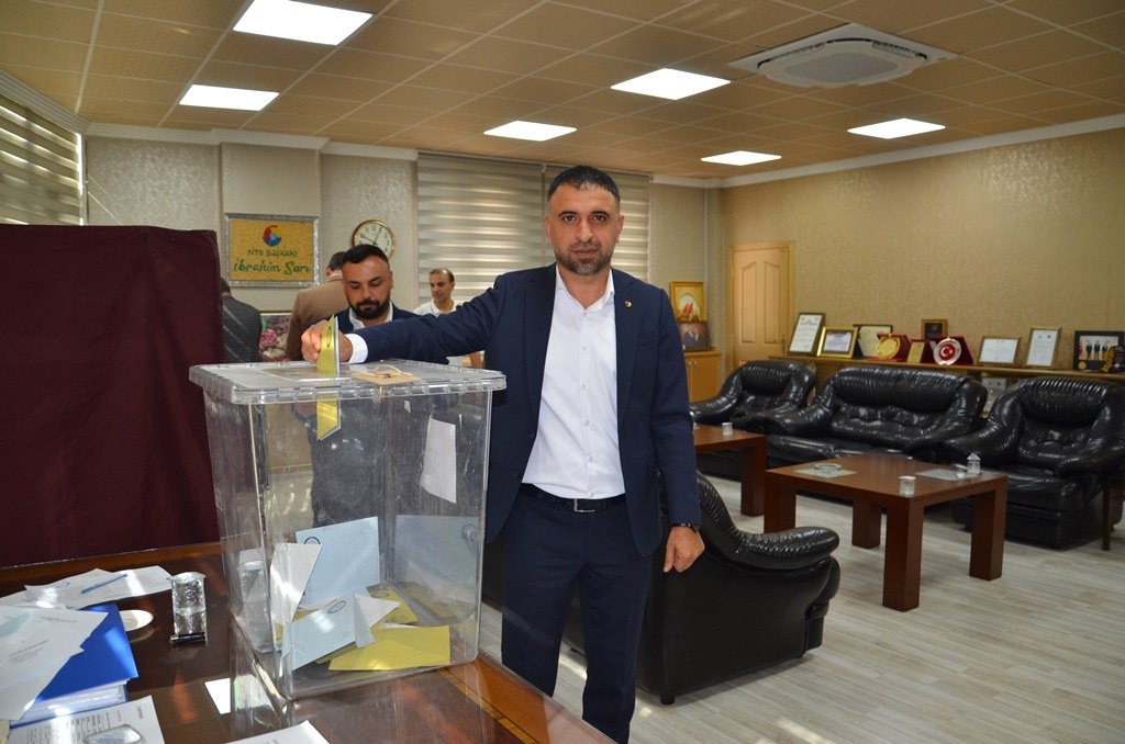 NİZİP TİCARET BORSASI’NDA YENİ DÖNEM BAŞLADI: İŞTE YENİ YÖNETİM VE GÖREV DAĞILIMI