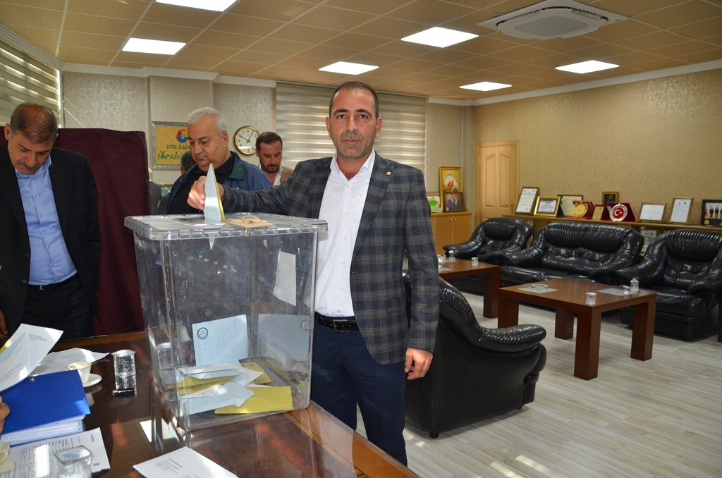 NİZİP TİCARET BORSASI’NDA YENİ DÖNEM BAŞLADI: İŞTE YENİ YÖNETİM VE GÖREV DAĞILIMI