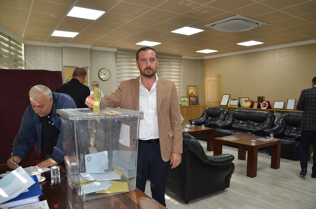 NİZİP TİCARET BORSASI’NDA YENİ DÖNEM BAŞLADI: İŞTE YENİ YÖNETİM VE GÖREV DAĞILIMI
