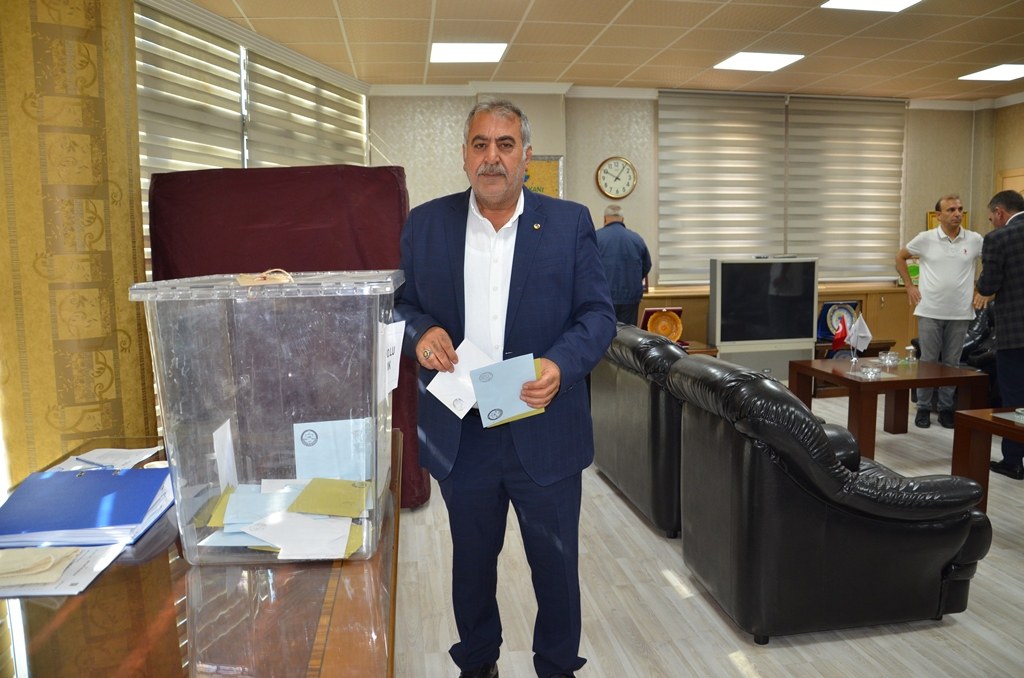 NİZİP TİCARET BORSASI’NDA YENİ DÖNEM BAŞLADI: İŞTE YENİ YÖNETİM VE GÖREV DAĞILIMI