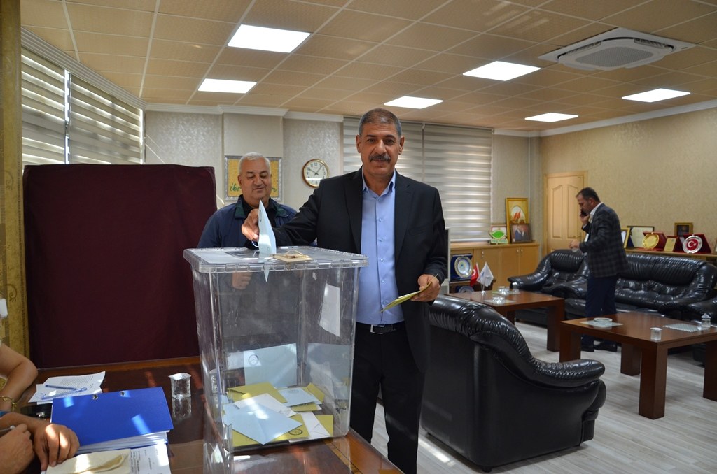 NİZİP TİCARET BORSASI’NDA YENİ DÖNEM BAŞLADI: İŞTE YENİ YÖNETİM VE GÖREV DAĞILIMI