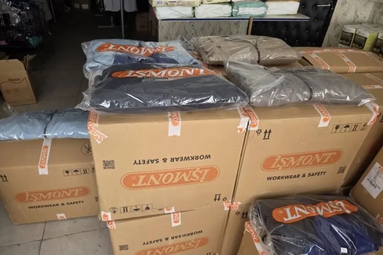NİZİP’TE İHTİYAÇ SAHİBİ ÇOCUKLAR İÇİN 300 ADET KIŞLIK MONT DAĞITIMI BAŞLADI
