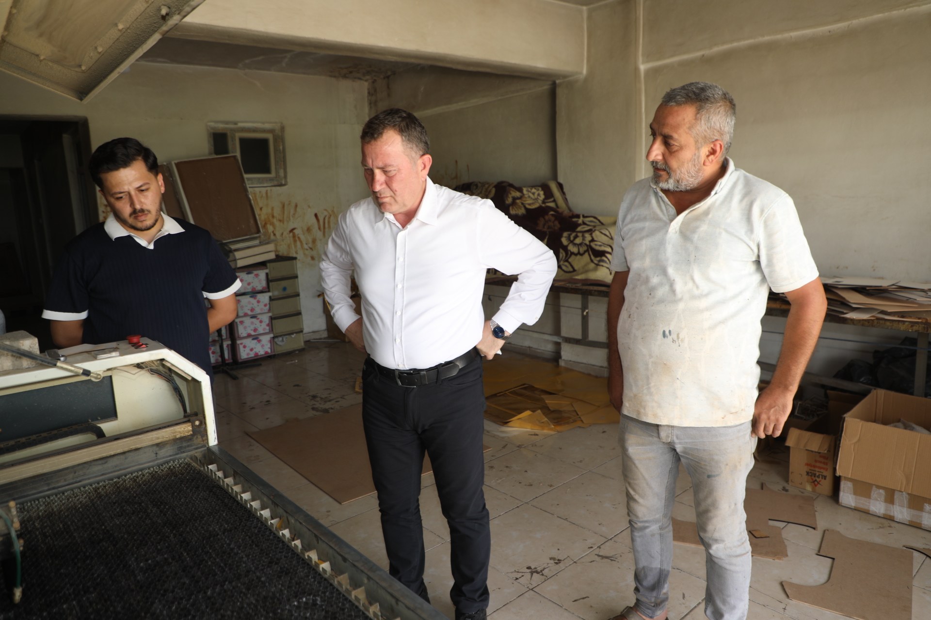 Başkan Doğan, Nizip’i adım adım gezerek talepleri dinliyor