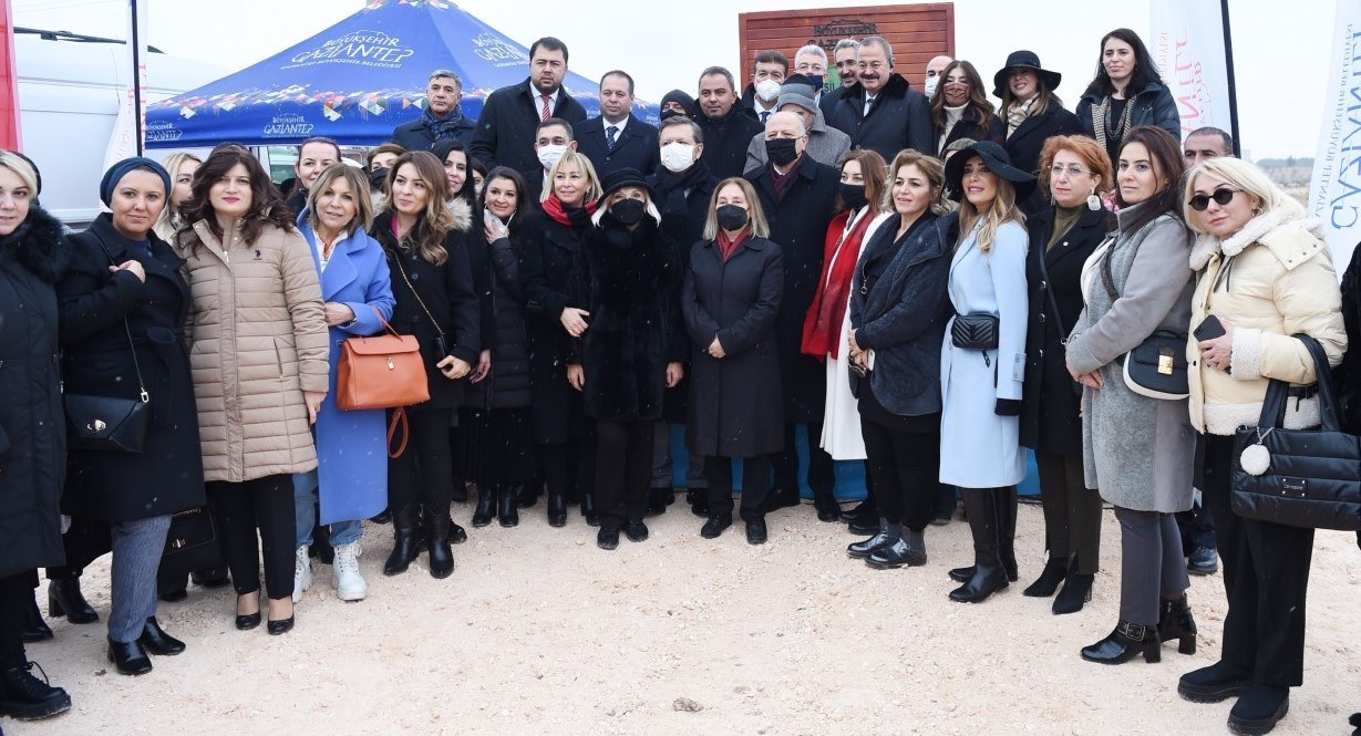 HISARCIKLIOGLU BIR DIZI TEMAS VE AÇILISLARDA BULUNMAK ÜZERE GAZIANTEP’E GELDI