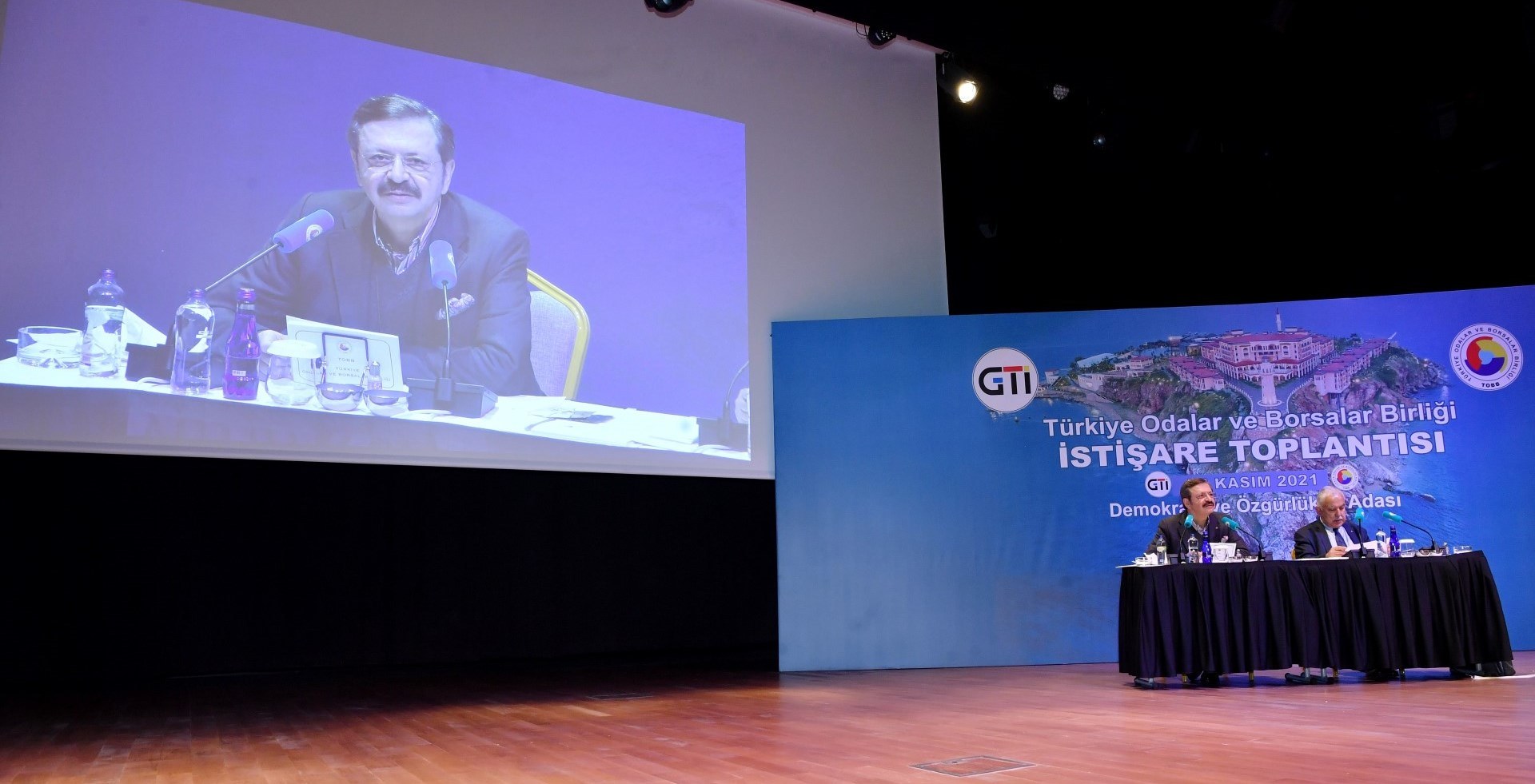 DEMOKRASI VE ÖZGÜRLÜKLER ADASINDA DÜZENLENEN ISTISARE TOPLANTISINA KATILDIK