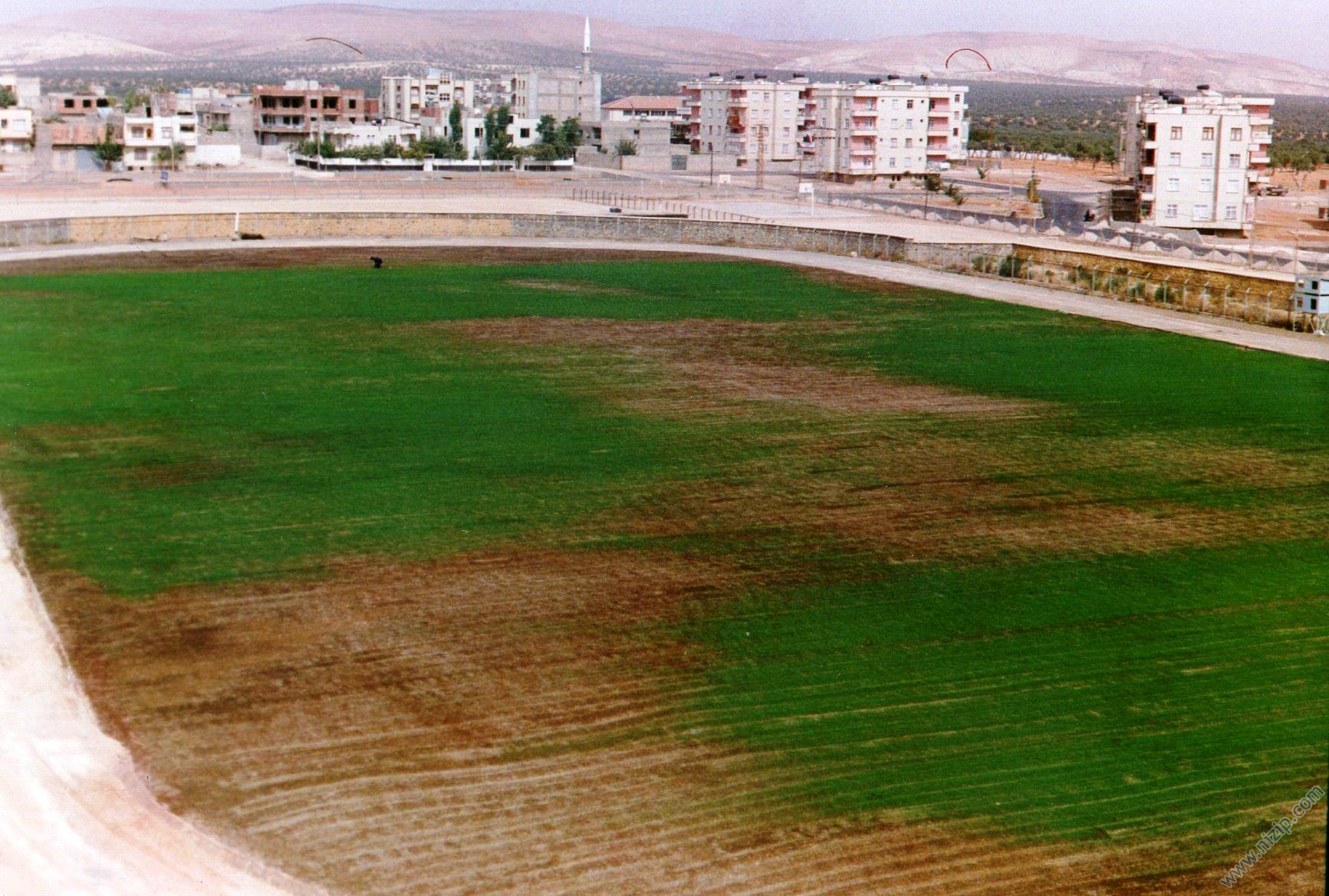 NİZİP STADINDA İLK ÇİMLER NİZİP STADINDA İLK ÇİMLER