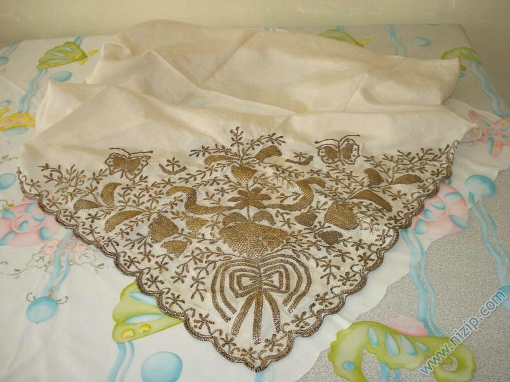 İşlemeli Örtü 