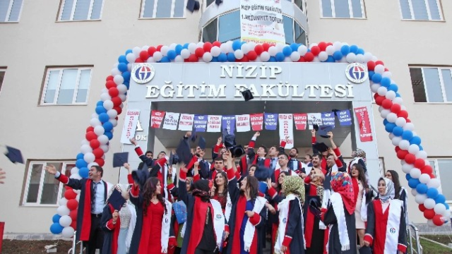 Nizip Eğitim Fakültesi İlk Mezunlarını Verdi