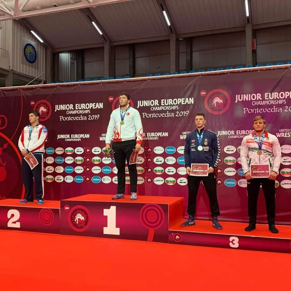Milli güreşçi Hamza Bakır Avrupa Şampiyonu