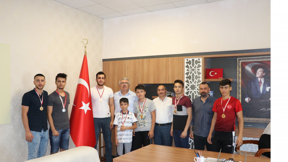 Mehmet Akif Ersoy Halk Eğitim Merkezi Spor Kulübü'nden Büyük Başarı Mehmet Akif Ersoy Halk Eğitim Merkezi Spor Kulübü'nden Büyük Başarı