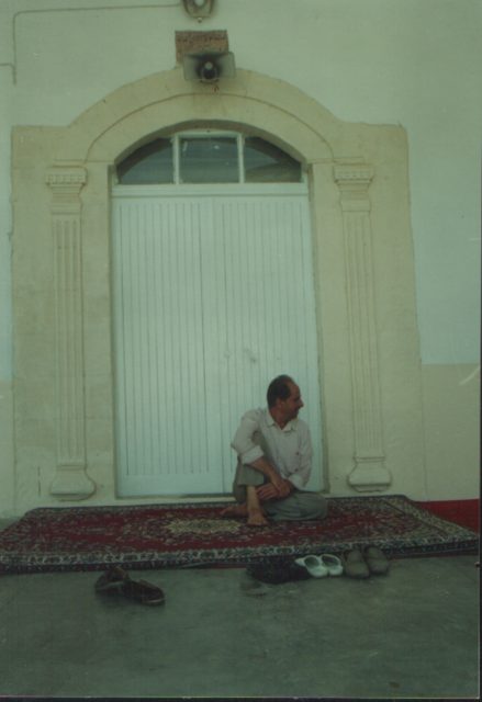 Foto : 63- Saha Camii, harime girişi sağlayan kapıdan görünüş