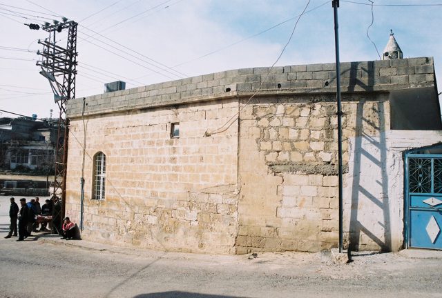 Foto : 3- Uluyatır Kasabası Merkez Camii, doğu cephesi görünüşü