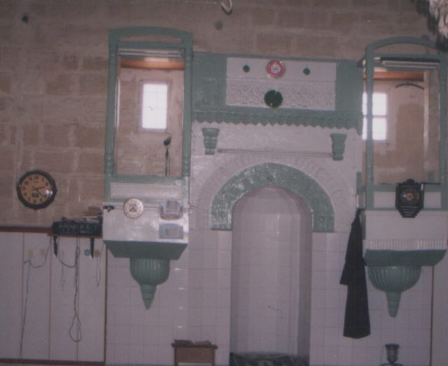 Foto : 77- Salkım Kasabası Merkez Camii, mihrap ve minberden görünüş