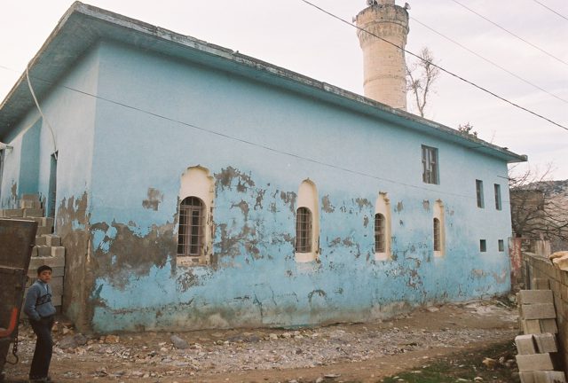 Foto : 19- Salkım Kasabası Adaklı Camii, doğu cepheden görünüş