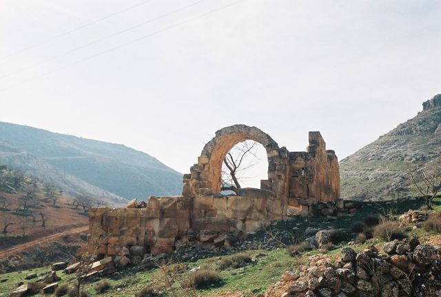 Foto : 142- Ehneş Kilisesi, kuzeydoğudan görünüş