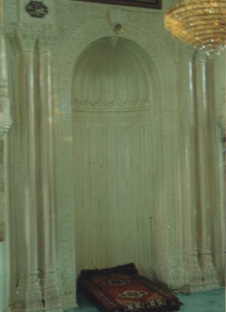 Foto : 101- Çarşı Camii,  mihraptan görünüşü