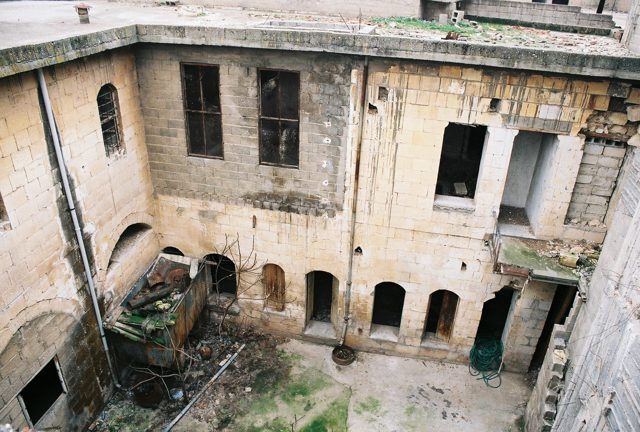 Foto : 214- Hacı Ahmet Sayın Sabunhanesi, avlu ve avluya açılan bölümlerden görünüş