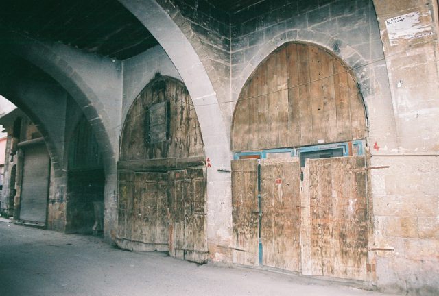 Foto : 205- Hacı Ahmet Sayın Sabunhanesi, batı cephedeki dükanlardan görünüş