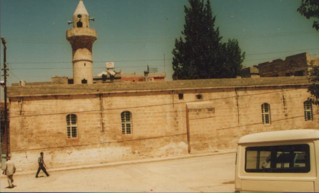 Foto : 5- Uluyatır Kasabası Merkez Camii, güney cepheden görünüş