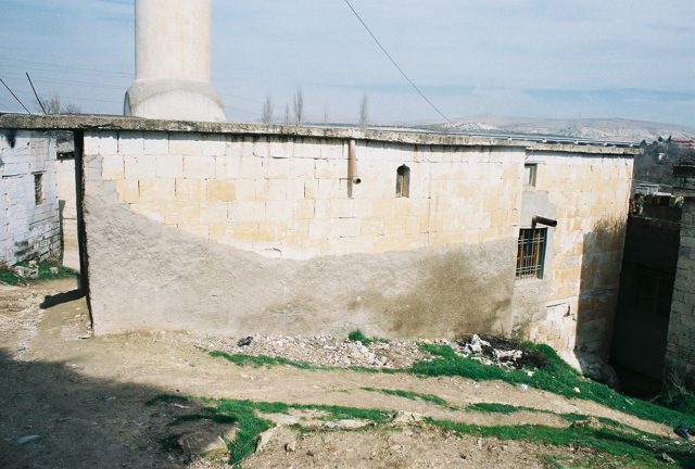 Foto : 119- Akçakent Köyü yukarıoba Camii, güney cepheden görünüş