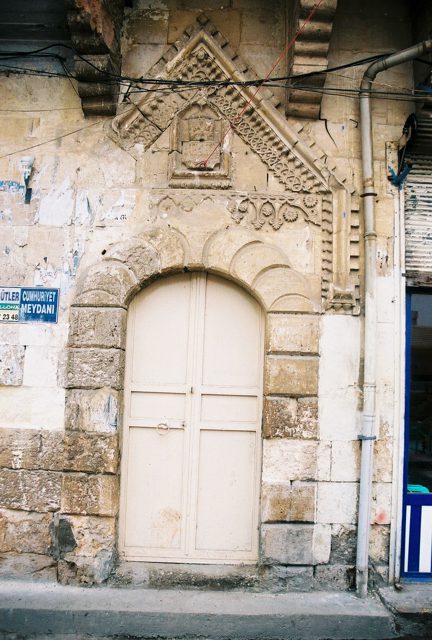Foto : 209- Hacı Ahmet Sayın Sabunhanesi, ikinci kata çıkışı sağlayan kapıdan görünüş