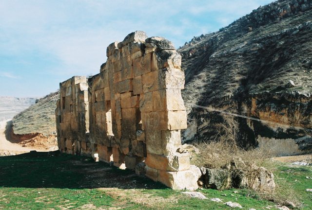 Foto : 144- Ehneş Kilisesi, kuzeybatıdan görünüş
