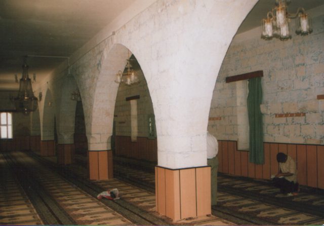 Foto : 14- Uluyatır Kasabası Merkez Camii, harimden görünüş